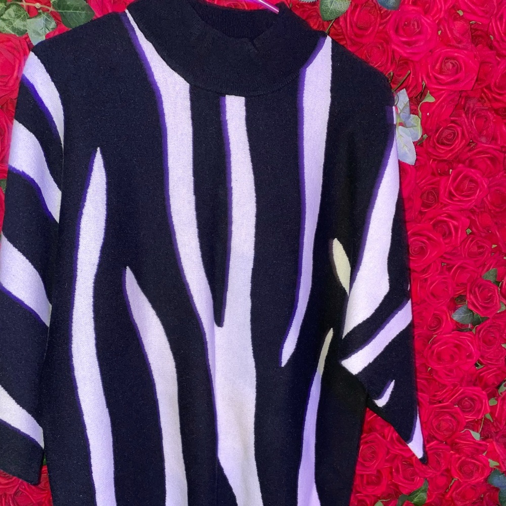 ZEBRA ALFANI SHORT SLEEVE SWEATER.